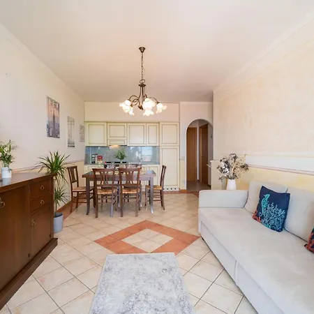 Katy Apartment Polpenazze del Garda